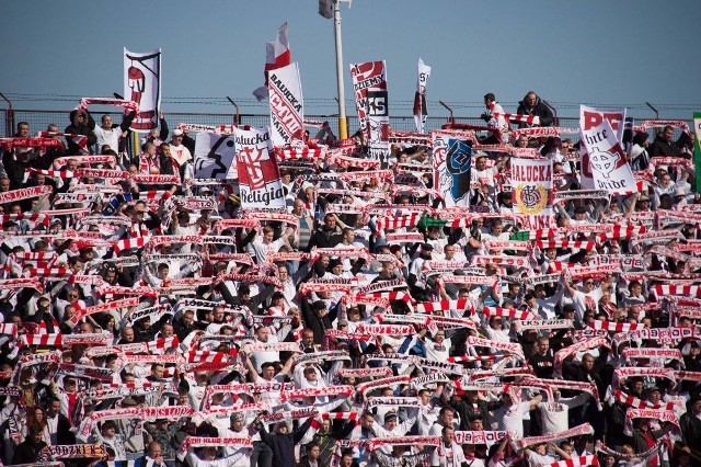 Jako przykład zachowań antysemickich na filmie BBC pojawiają się m.in. Derby Łodzi