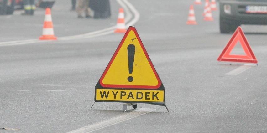 Wypadek na drodze S-52 w Bielsku-Białej. Kierowca TIRa wjechał w barierki 