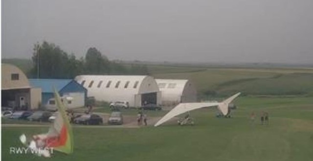 Gierałtowiczki. Lotnisko Zator. Zdjęcia z wypadku motolotni, wykorzystane w raporcie komisji lotniczej