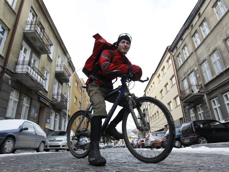 Założył firmę i jest najszybszym kurierem rowerowym w Rzeszowie | Nowiny