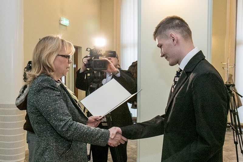 400 najzdolniejszych gimnazjalistów i uczniów szkół...