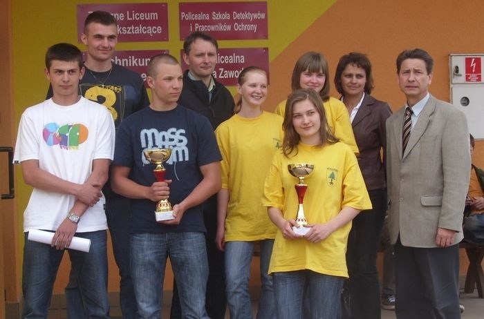 Uczniowie szkół z Ostrołęki i powiatu rywalizowali w zawodach "Sprawni jak żołnierze". Zobacz wyniki i zdjęcia