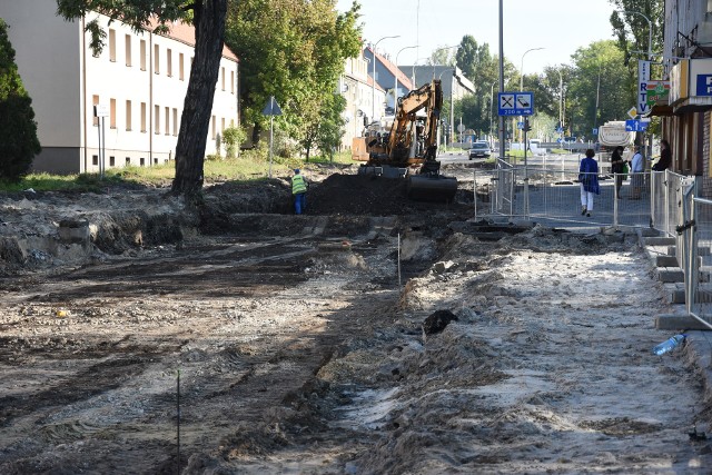 Nieprzejezdna ulica Oleska to duży problem dla kierowców, którzy chcą wyjechać z Opola w stronę Kluczborka.