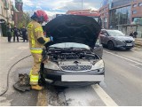 W centrum Wrocławia zapalił się samochód. Szybka akcja straży na ul. Kazimierza Wielkiego