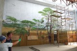 W zamojskim zoo w żyrafiarni powstaje wielki mural. Dla żyraf [ZDJĘCIA]