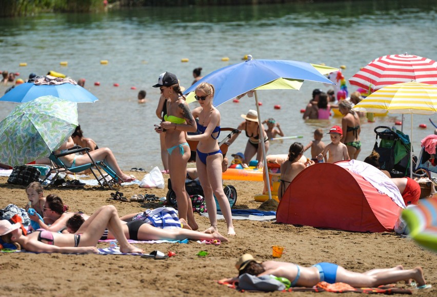 Plaża w Ostrowie pod Przemyślem. Mieszkańcy relaksują się na żwirowni [ZDJĘCIA]