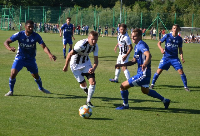 Sandecja Nowy Sącz bardzo dobrze radzi sobie w trakcie letnich przygotowań. Pokonała już m.in. Wisłę i Maccabi