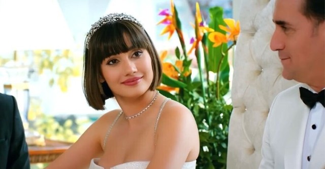 Zeynep drugi raz wyszła za mążZobacz w galerii zdjęcia ze ślubu w serialu „Zakazany owoc”
