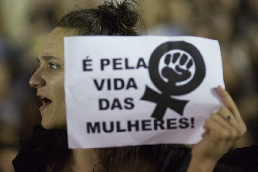 W Rio de Janeiro kilka tysięcy osób demonstrowało w obronie...