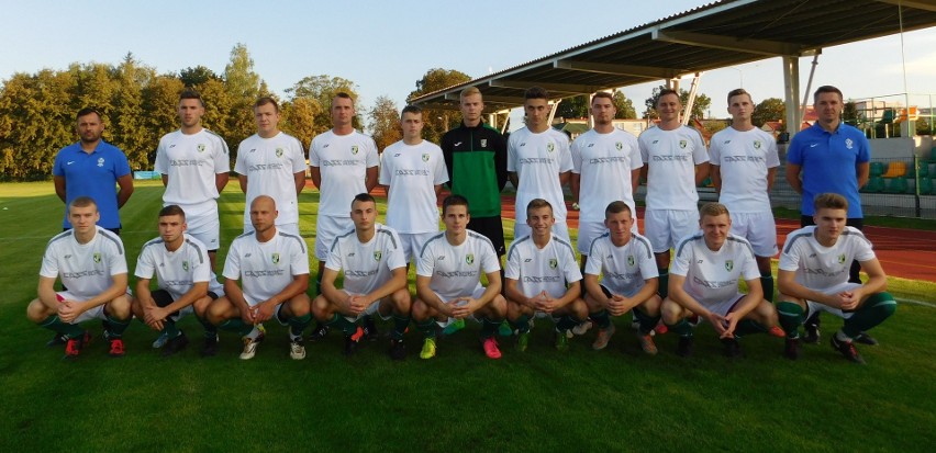 Olimpia Pogoń Staszów w nowych strojach ufundowanych przez...