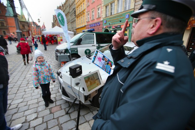 Policja i straż od lat włączały się w Wielką Orkiestrę Świątecznej Pomocy we Wrocławiu. Czy tym razem usłyszą zakaz?