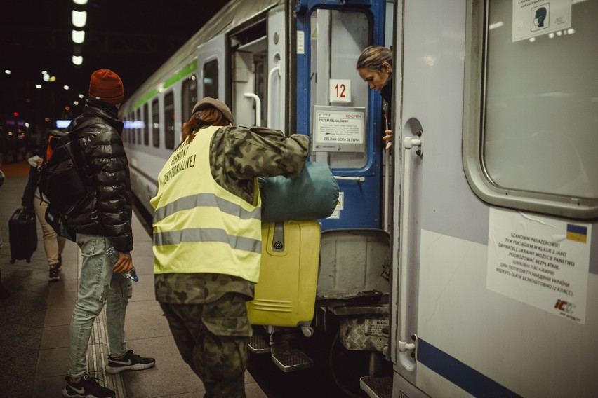 Wrocław. Dolnośląscy terytorialsi pomagają uchodźcom z Ukrainy każdego dnia [ZDJĘCIA]