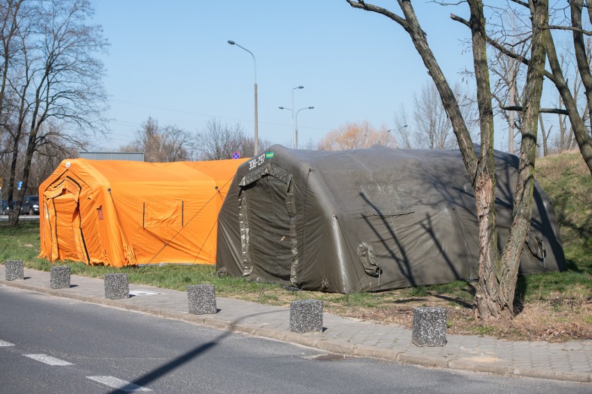 Przy szpitalu zakaźnym w Poznaniu, przy ul. Szwajcarskiej...