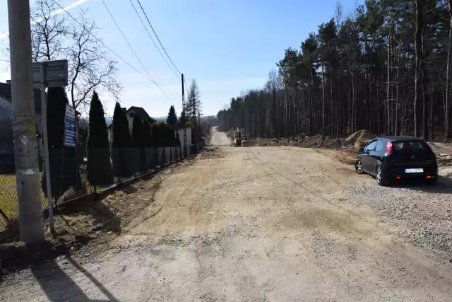 Budowa drogi między Zabagniem i Lgotą Wolbromską
