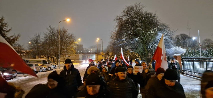 Manifestanci w Białymstoku sprzeciwiali się odwołaniu...