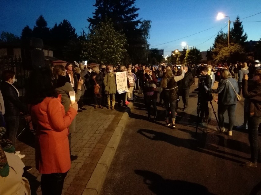 Protest w Kaliszu jest echem filmu braci Sekielskich "Zabawa...