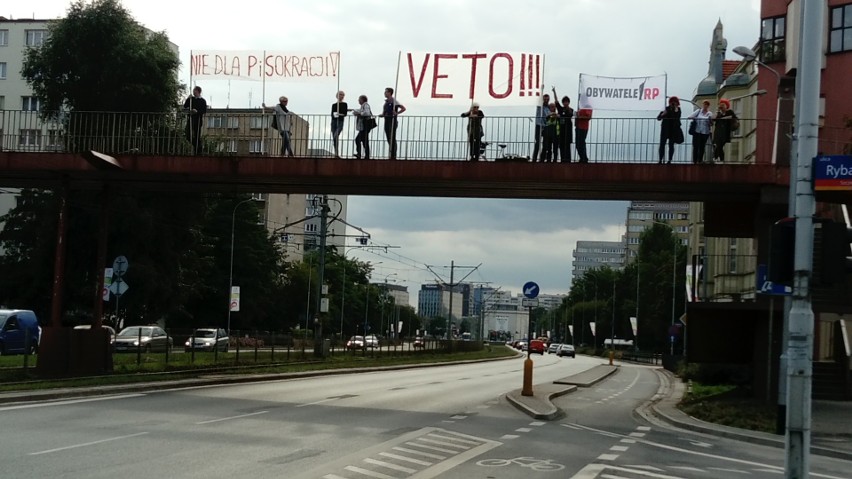 Pikieta pod siedzibą PiS we Wrocławiu