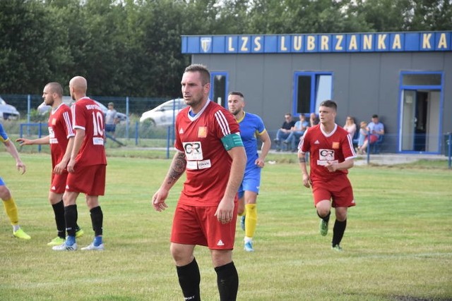 Piłkarze Neptuna Końskie przygotowują się do kolejnego meczu w czwartej lidze. Na własnym stadionie zmierzą się z Lubrzanką Kajetanów, a spotkanie odbędzie się w niedzielę, 30 sierpnia. Początek o godzinie 17.