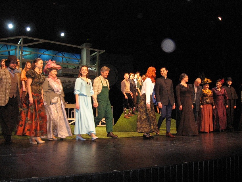Radom. Rozśpiewana premiera "Ania z Zielonego Wzgórza" w Teatrze Powszechnym: Warto żyć, dopóki jest Zielone Wzgórze! 