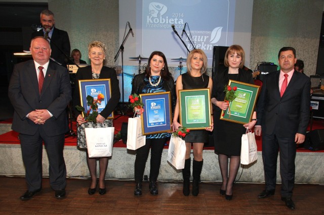 Starosta konecki Bogdan Soboń, Jolanta Gregorczyk, Dorota Duda, Marzena Grabarczyk, Małgorzata Kowal i poseł Jan Cedzyński.