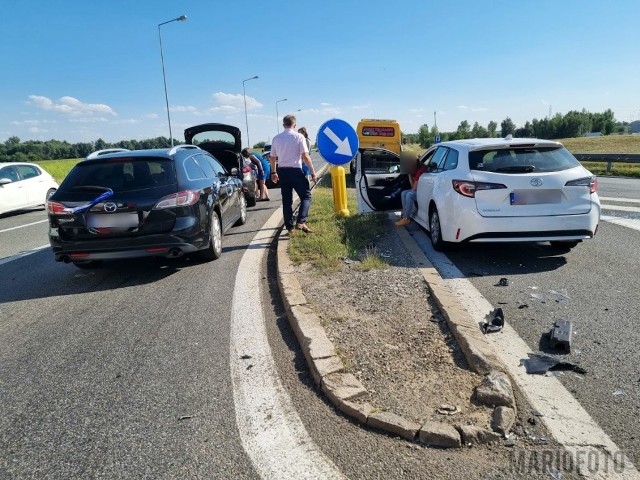 Wypadek w Dąbrówce Górnej. Kierująca toyotą wymusiła pierwszeństwo i zderzyła się z mazdą