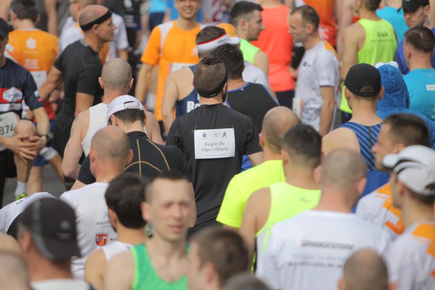 Biegacze w tym roku pobiegną w poznańskim półmaratonie...