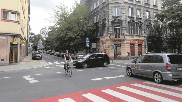Nieudana próba wprowadzenia skrzyżowania równorzędnego u zbiegu ulic: Krowoderskiej i Szlak