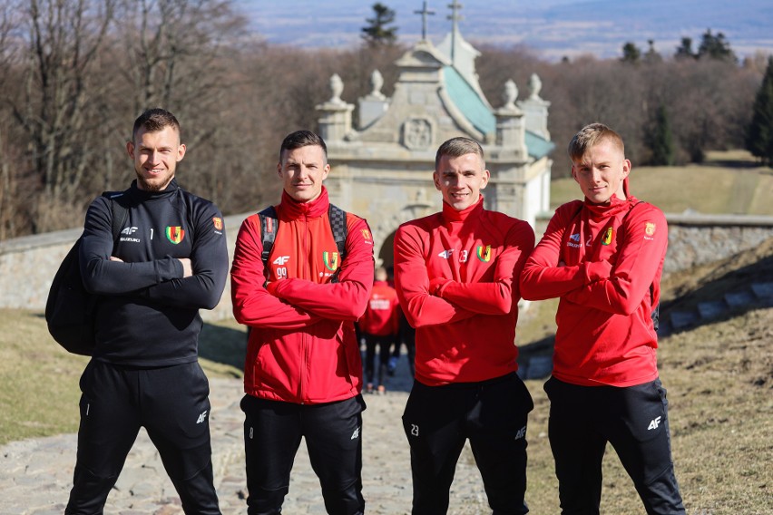 Piłkarze Korony Kielce na Świętym Krzyżu