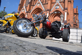 MotoSerce 2018. Motocykliści mali i duzi pojawili się na Rynku Kościuszki. Maszyny podziwiane były przez tłumy białostoczan