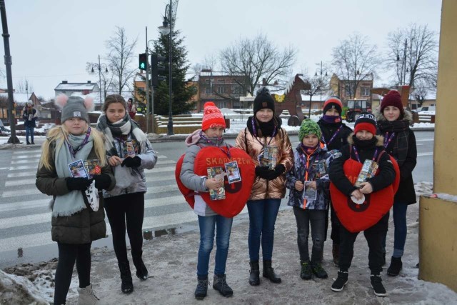 Wolontariusze ze Skaryszewa kwestowali na ulicach miasta i gminy od wczesnych godzin rannych.