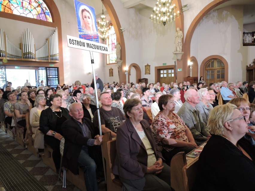 Ostrołęka.Transmisja Radia Maryja i Telewizji Trwam z kościoła Zbawiciela Świata, 27.05.2019. Odbywa się w 30-lecie parafii