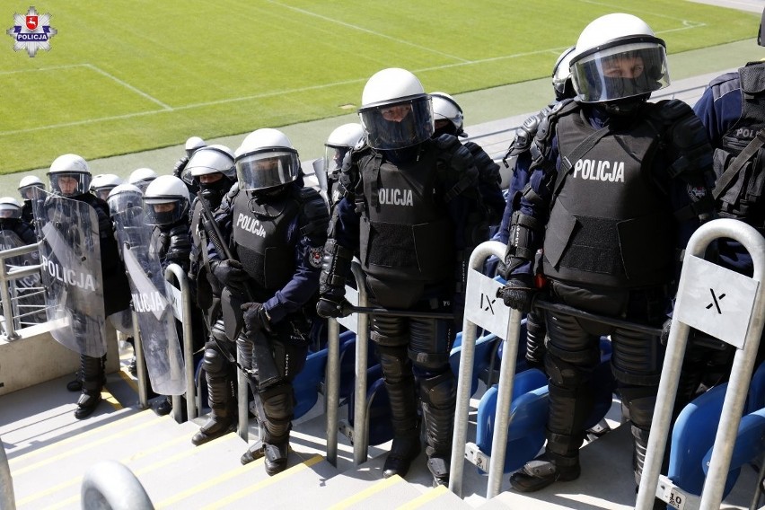 Bezpieczeństwo imprez masowych. Ćwiczenia policji na Arenie Lublin przed mistrzostwami świata (ZDJĘCIA)