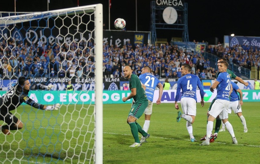 Ruch Chorzów i Zagłębie Sosnowiec rywalizują w Fortuna 1....