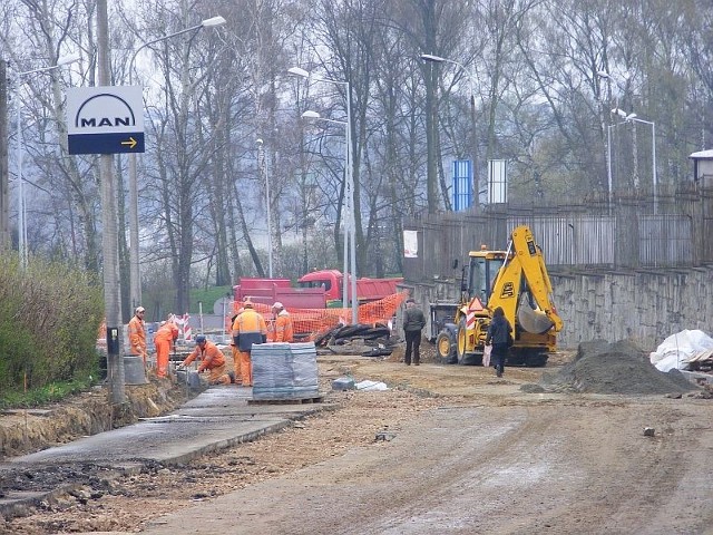 Związkowcy z NSZZ &#8222;Solidarność&#8221; w Starachowicach chcą, aby budowane rondo przy ul. Radomskiej i I Maja nazwano imieniem prezydenta Lecha Kaczyńskiego. 