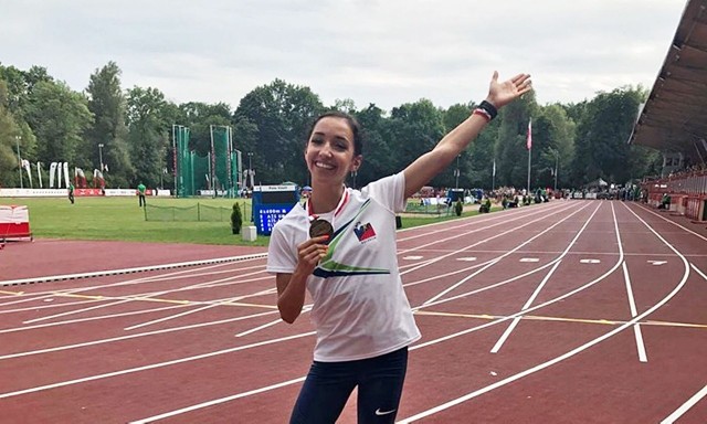 Sofia Ennaoui ze złotym medalem w Białymstoku.