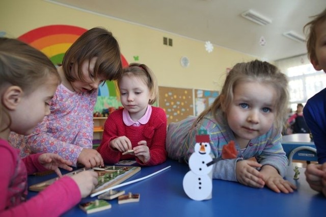 Przyjęto 3368 dzieci, ale jednocześnie aż dla 443 maluchów miejsc zabrakło.