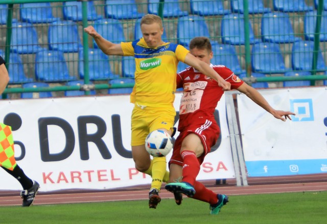 Dominik Kościelniak strzelił dla Elany zwycięskiego gola.