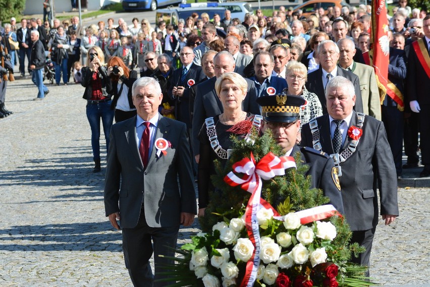 Odsłonięcie pomnika w Ożarowie