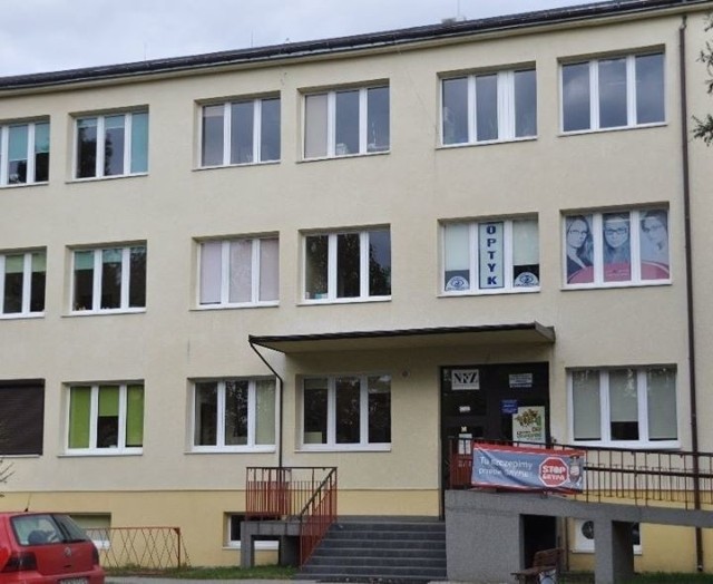Przychodnia "Zdrowie" ma działać w pomieszczeniach dawnej poradni dziecięcej, która mieściła się skrzydle budynku przychodni w Stąporkowie