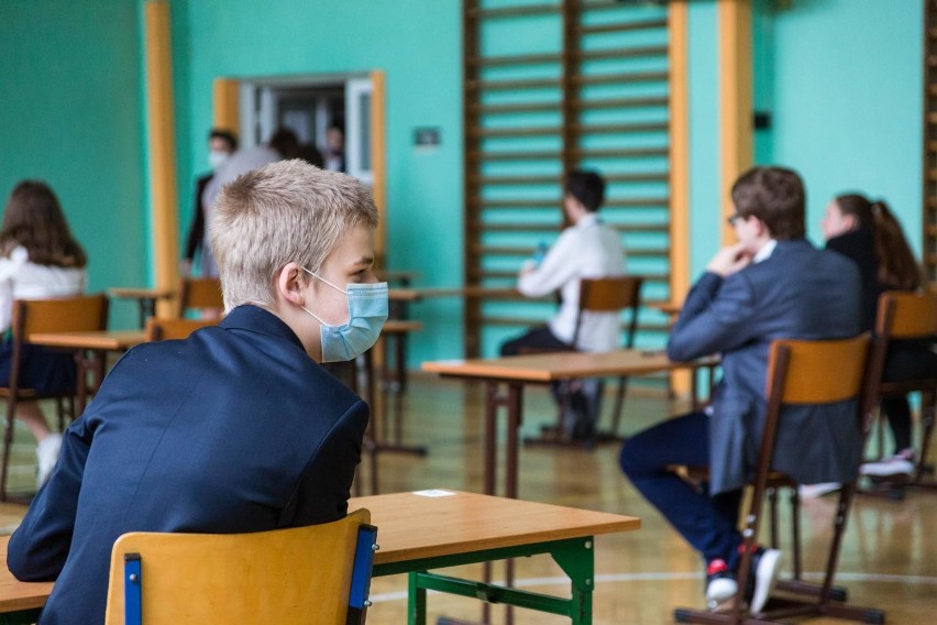 Która szkoła podstawowa w Poznaniu najlepiej uczy języka...