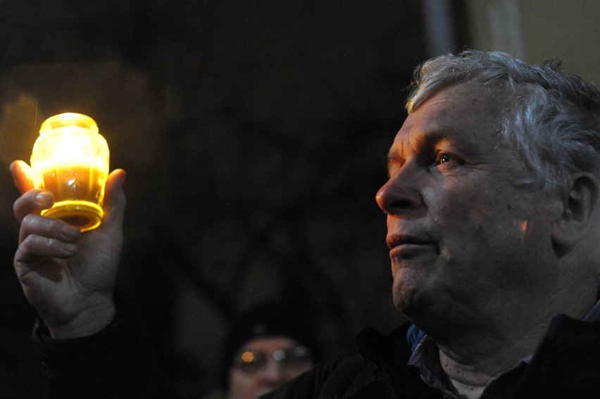 Demonstracja 13 grudnia pod domem Jarosława Kaczyńskiego