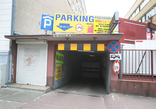 Podziemny parking przy pl. Zwycięstwa