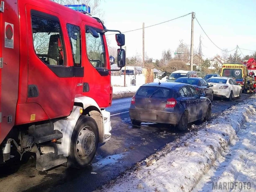 Zderzenie trzech samochodów w Opolu.