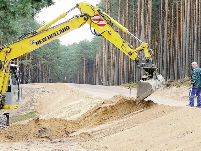 Józef Bakalarz zapewnia, że droga pożarowa na trasie Czarna-Niedoradz będzie gotowa szybciej niż planowano.