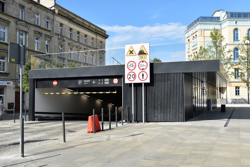 Parking pod pl. Kopernika będzie płatny od poniedziałku 2...