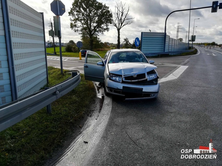 Kolizja na obwodnicy Dobrodzienia.