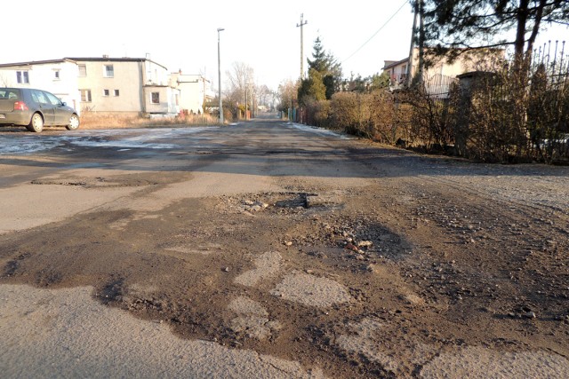 Lipnowianie narzekają, że ulicą Żeromskiego nie da się dojechać do domów. Remont był w 2012 r. , ale nie na całej długości. To dla nich za mało.