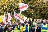 Protest związkowców z „Solidarności” przed siedzibą PGE Obrót w Rzeszowie. Domagają się podwyżek dla pracowników [ZDJĘCIA]