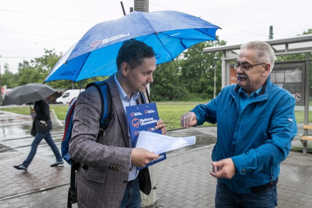 W Krakowie podpisy pod kandydaturą Rafała Trzaskowskiego zbierano między innymi na pętli Krowodrza Górka.