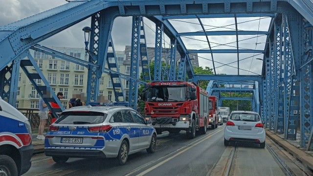 Pracownicy Ośrodka Interwencji Kryzysowej Nadodrzańskiego Centrum Wsparcia dyżurują pod numerem telefonu 71 796 40 85.